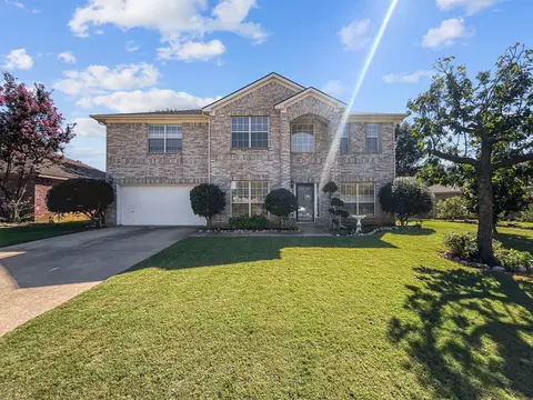 1624 Redwood Dr, Corinth, TX 76210