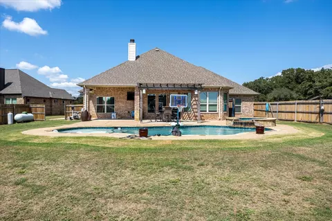 8901 Monteign Ct, Granbury, TX 76049