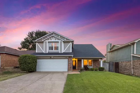 2207 Chatam Hill St, Grapevine, TX 76051