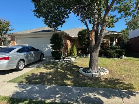 1560 Chivalry Ln, Little Elm, TX 75068