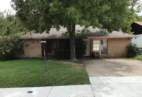 2428 Kristen Dr, Dallas, TX 75216