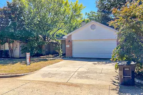 7460 Arbor Hill Dr, Fort Worth, TX 76120