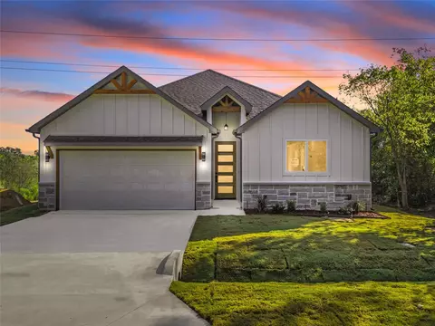 5843 Black Pine Cir, Granbury, TX 76048