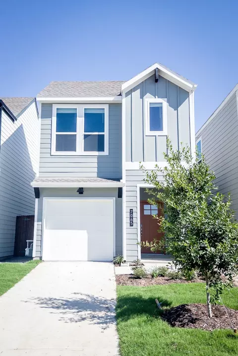 7065 Cypress Dr, Richland Hills, TX 76118
