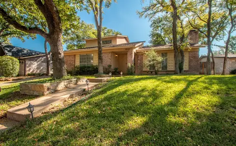 1605 Lieschen Ct, Arlington, TX 76012