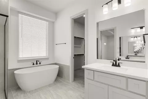 Bath - 9616 Roehampton Dr, Forney, TX 75126 photo 3 of 4