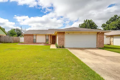 721 Thornwood Trl, Grand Prairie, TX 75052