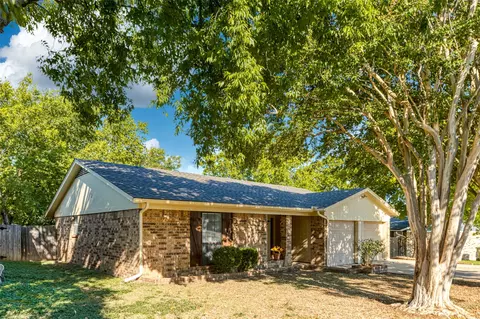6025 Marigold Dr, Watauga, TX 76148
