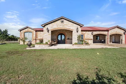 5916 Hickory Ct, Joshua, TX 76058