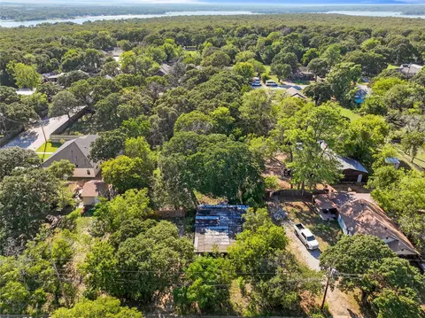 2909 Huron Trl, Lake Worth, TX 76135