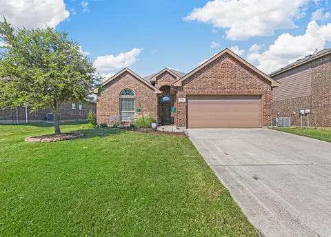 5127 Mountain View Dr, Krum, TX 76249