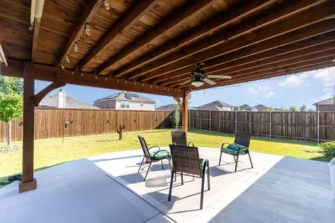 1229 Vernon Dr, Aubrey, TX 76227