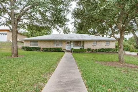535 Highlands Dr, Desoto, TX 75115