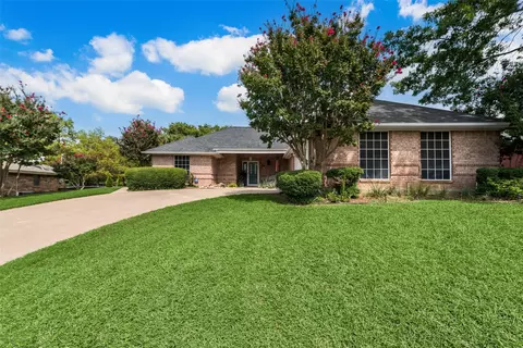600 Valleyridge Ct, Decatur, TX 76234