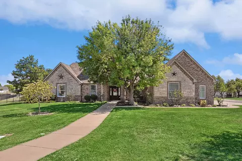 1001 Van Zandt Ct, Haslet, TX 76052