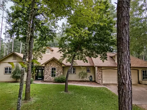 185 Bent Horseshoe Ln, Holly Lake Ranch, TX 75765