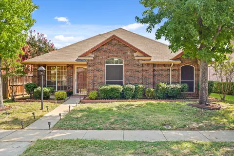 1711 Creekpoint Dr, Lewisville, TX 75067