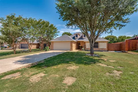 1102 Woodside Ln, Seagoville, TX 75159