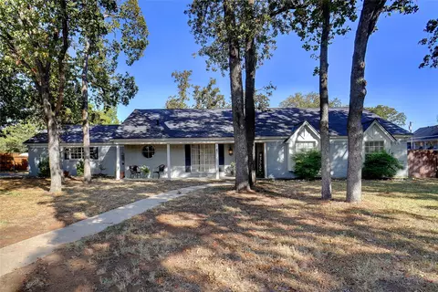 704 Suellen Cir, Colleyville, TX 76034