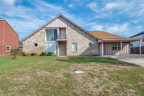 319 Parkwood Dr, Lakewood Village, TX 75068