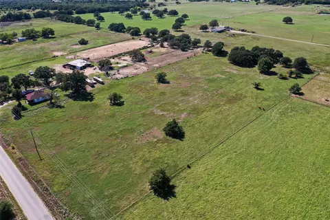 4 97 Ac Well Service Rd, Bowie, TX 76230