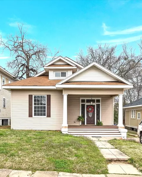 852 Dalzell St, Shreveport, LA 71104