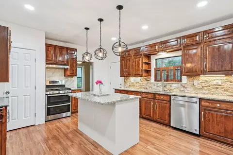 2909 N Houston St, Fort Worth, TX 76106