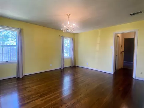 Living - 1005 N 6th St, Haskell, TX 79521 photo 3 of 3
