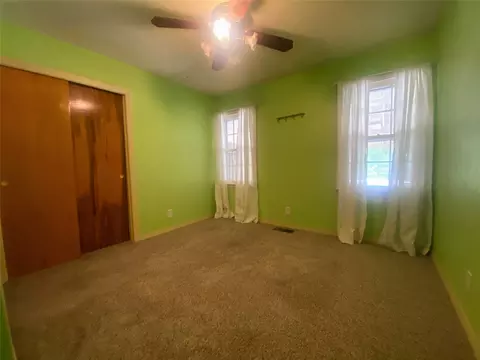 Bedroom - 1005 N 6th St, Haskell, TX 79521 photo 2 of 3