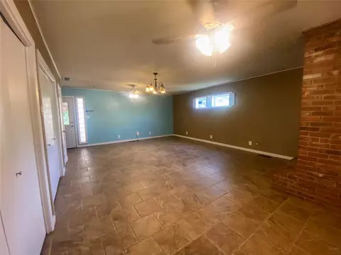 Living - 1005 N 6th St, Haskell, TX 79521 photo 1 of 3