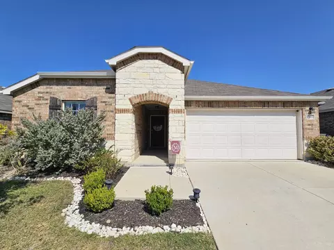 1521 Waggoner Dr, Aubrey, TX 76227