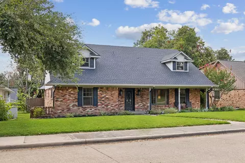 9816 Vistadale Dr, Dallas, TX 75238