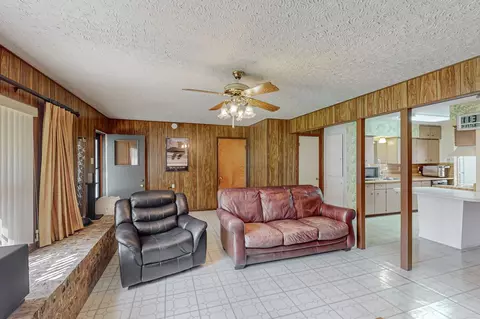 1922 Morgan St, Irving, TX 75062 photo 5