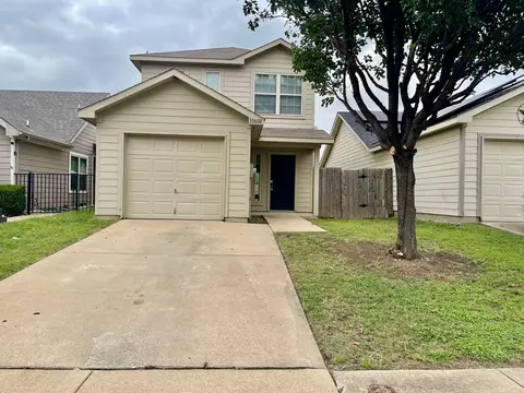 10608 Many Oaks Dr, Fort Worth, TX 76140