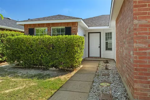 9101 Cheswick Dr, Fort Worth, TX 76123