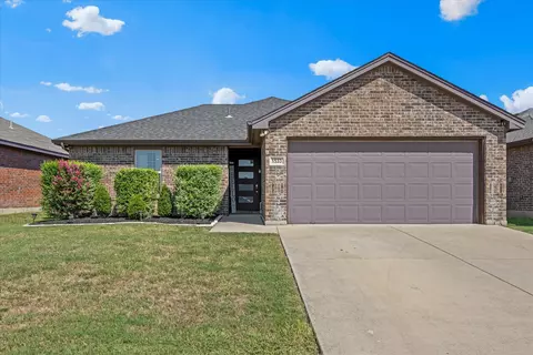 1533 Sunburst Dr, Fort Worth, TX 76140