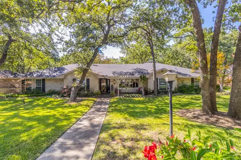 2000 Stonegate Dr, Denton, TX 76205