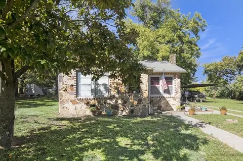 405 N Boundary St, Weatherford, TX 76086