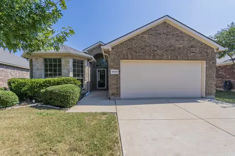 10848 Middleglen Rd, Haslet, TX 76052