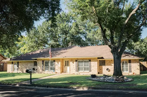 1612 Glenbrook St, Corsicana, TX 75110