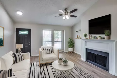 630 W Canty St #B2, Dallas, TX 75208