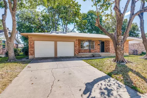 2526 Robin Ln, Garland, TX 75041