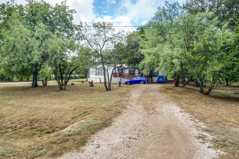 2401 Gills Crossing Ct, Alvarado, TX 76009