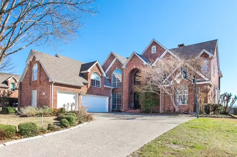 816 Hills Creek Dr, Mckinney, TX 75072