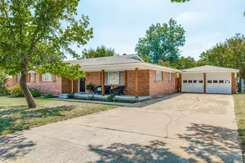 6736 Victoria Ave, North Richland Hills, TX 76180