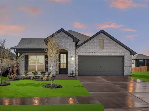 7713 Oakmeade St, Joshua, TX 76058