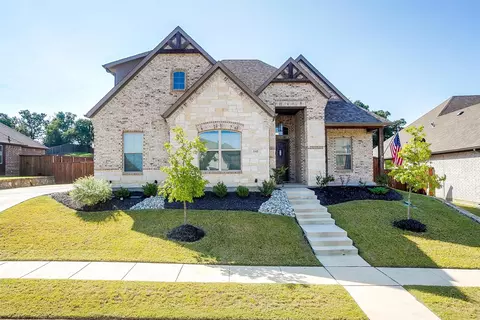 141 Fairweather Dr, Burleson, TX 76028