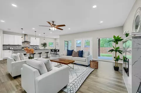 374 S Dallas Ave, Van Alstyne, TX 75495