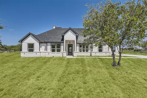 8142 Romeo Ln, Fort Worth, TX 76126