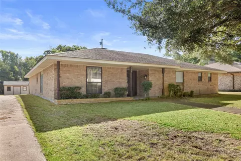 608 Terrace Dr, Desoto, TX 75115